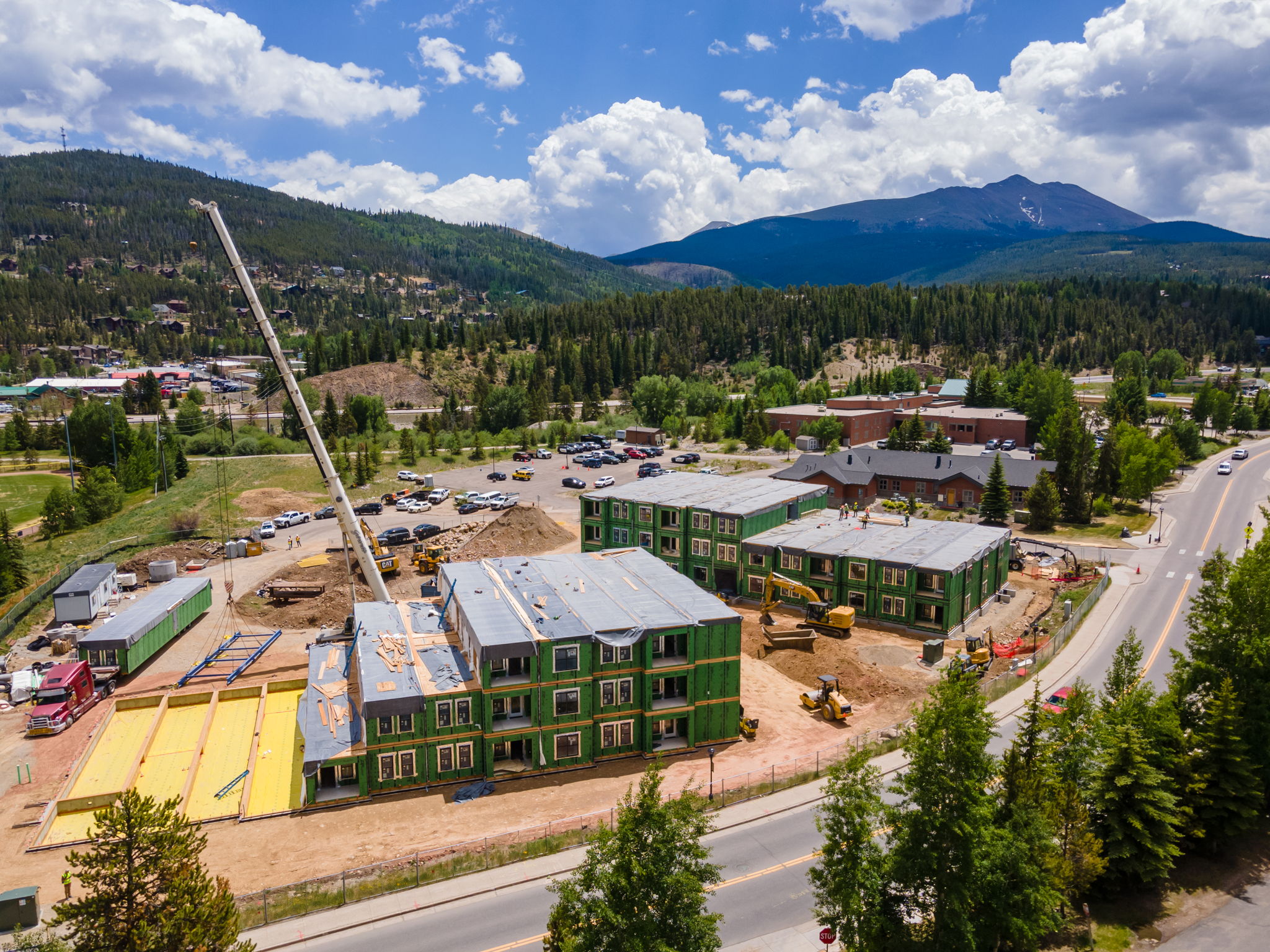 An aerial view of an under construction modular multifamily project in Breckenridge, CO.